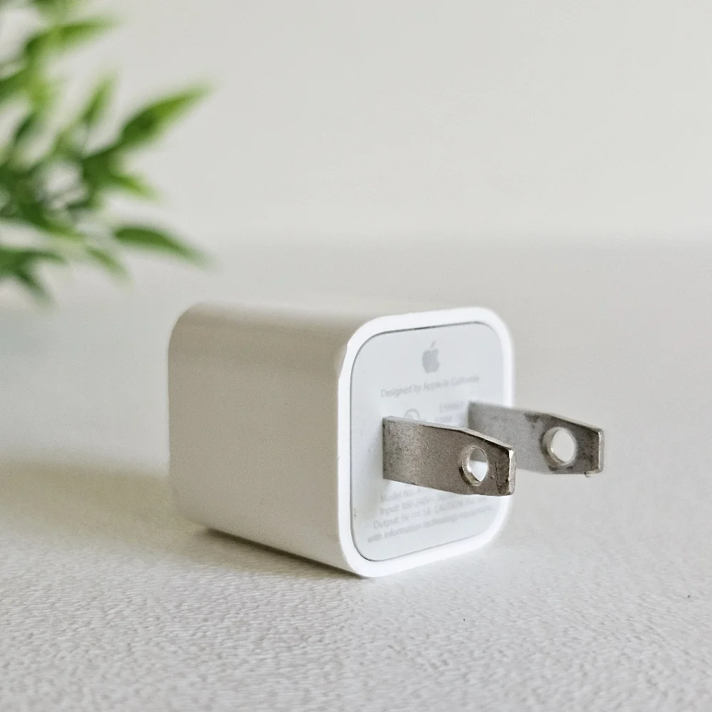 Apple 5W USB Power Adapter A1385 – Genuine iPhone Wall Charger